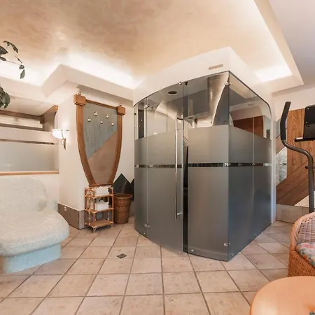 بيت ضيافة Alpenhof ليرموس