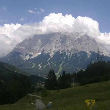 Alpenhof Konukevi Lermoos