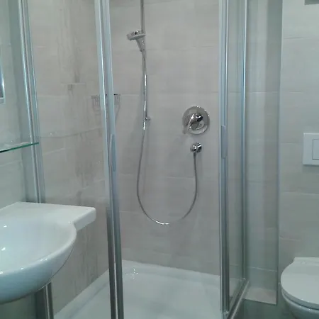 بيت ضيافة Alpenhof 3*