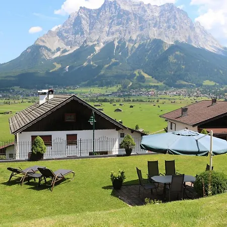 Konukevi Alpenhof 3*