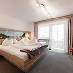 Pensionat Alpenhof 3*
