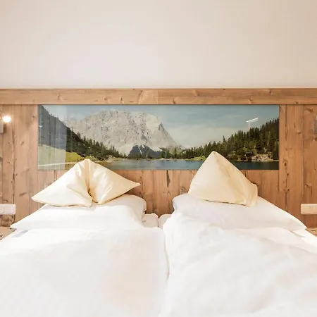 Alpenhof Guest house 3*
