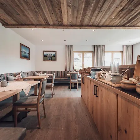 Alpenhof Konukevi Lermoos
